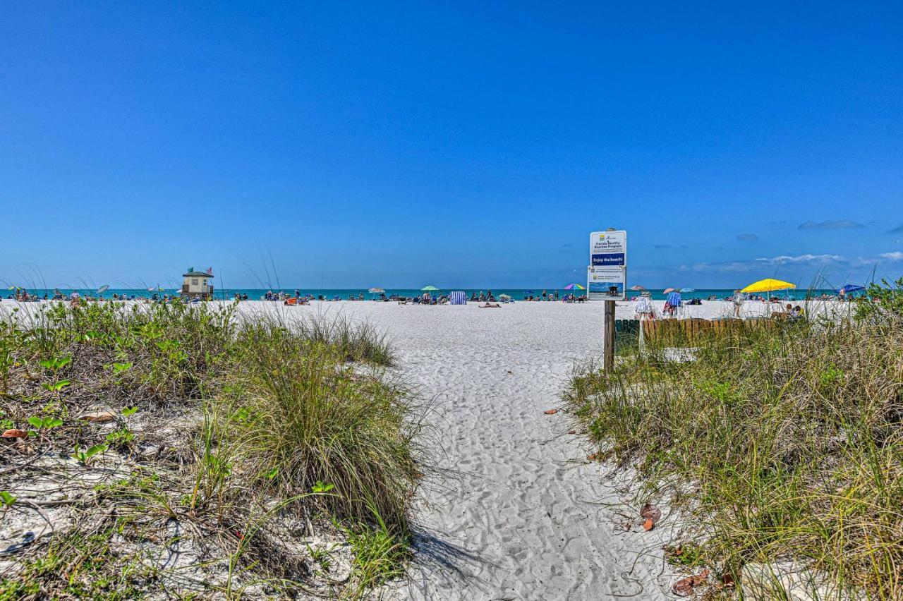Lido Key Hideout With Patio And Yard And Walk To Beach! Sarasota megye Kültér fotó